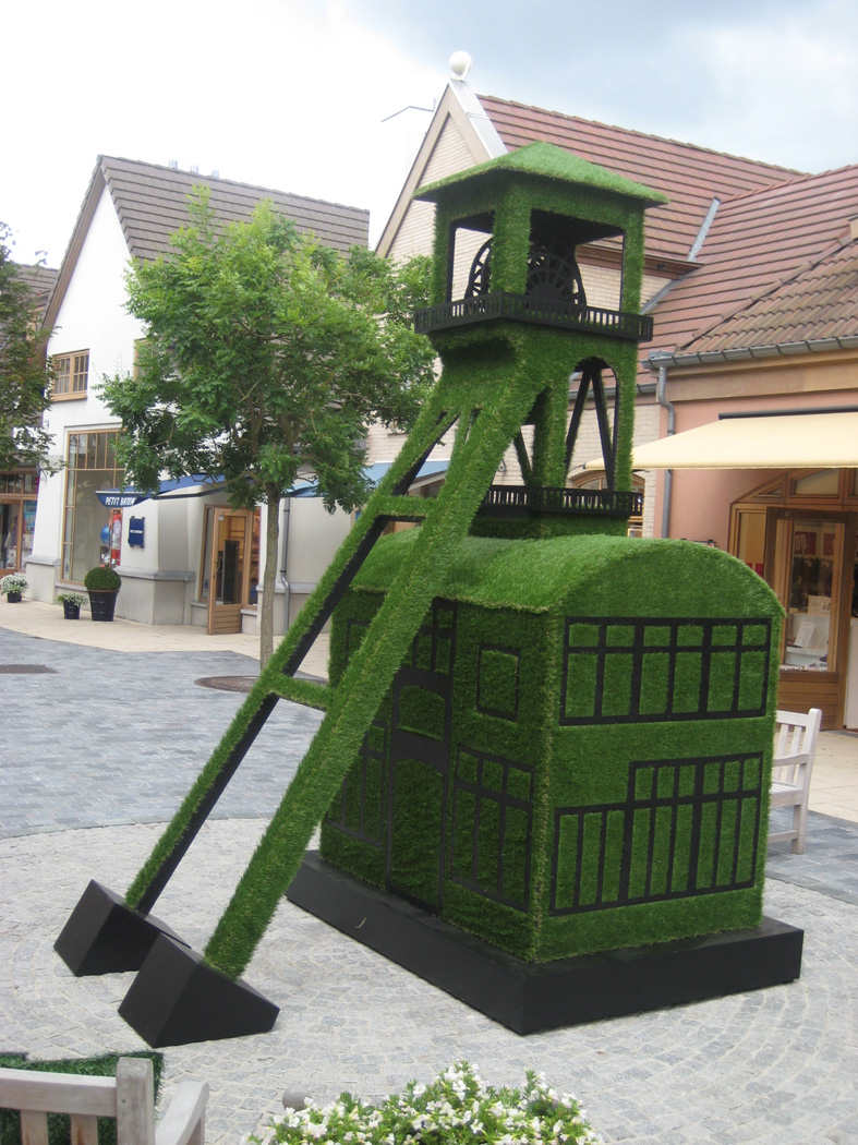 Topiary Maasmechelen Village