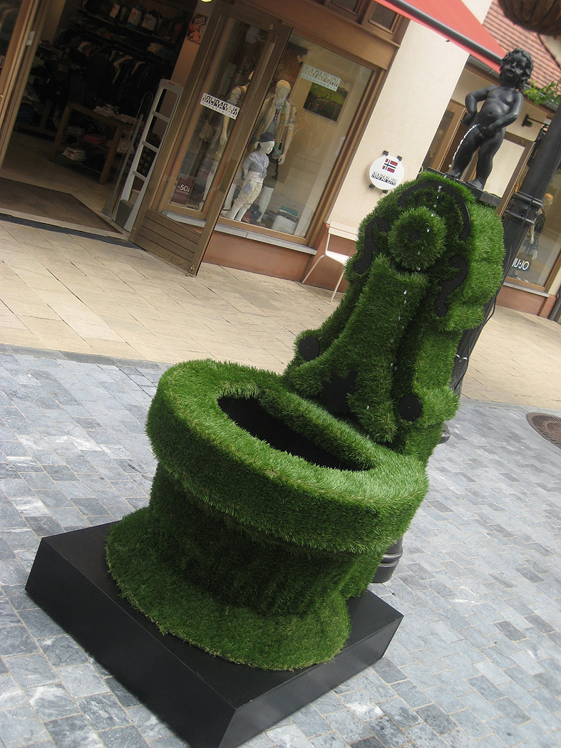 Topiary Maasmechelen Village